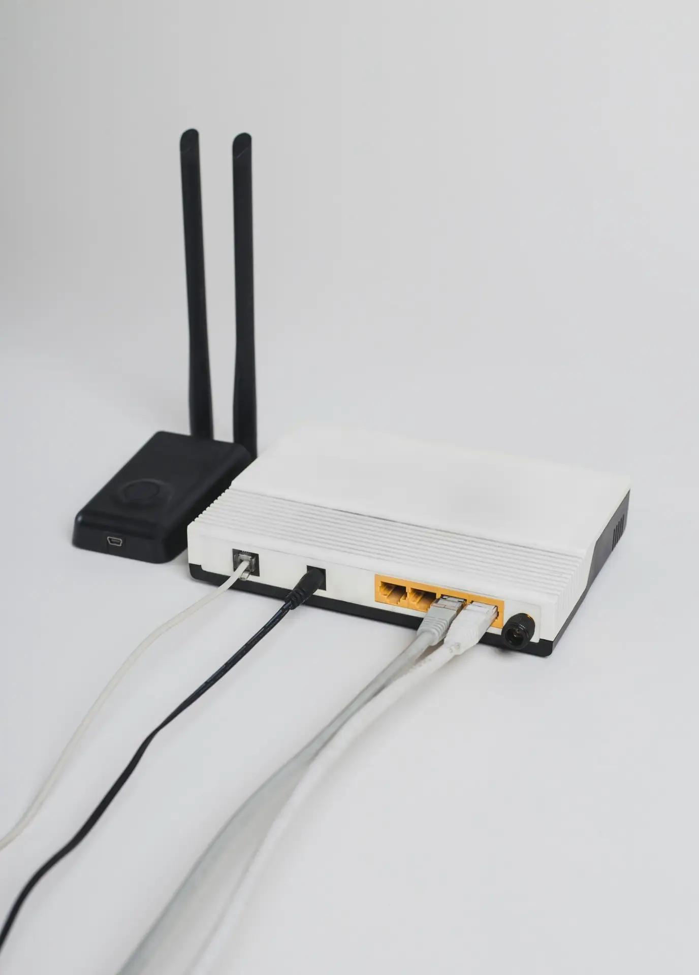 Primer article cover: Medical Device Interoperability Risks