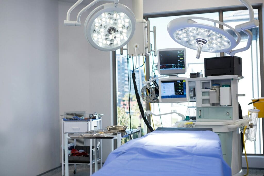 Equipment and medical devices in modern operating room